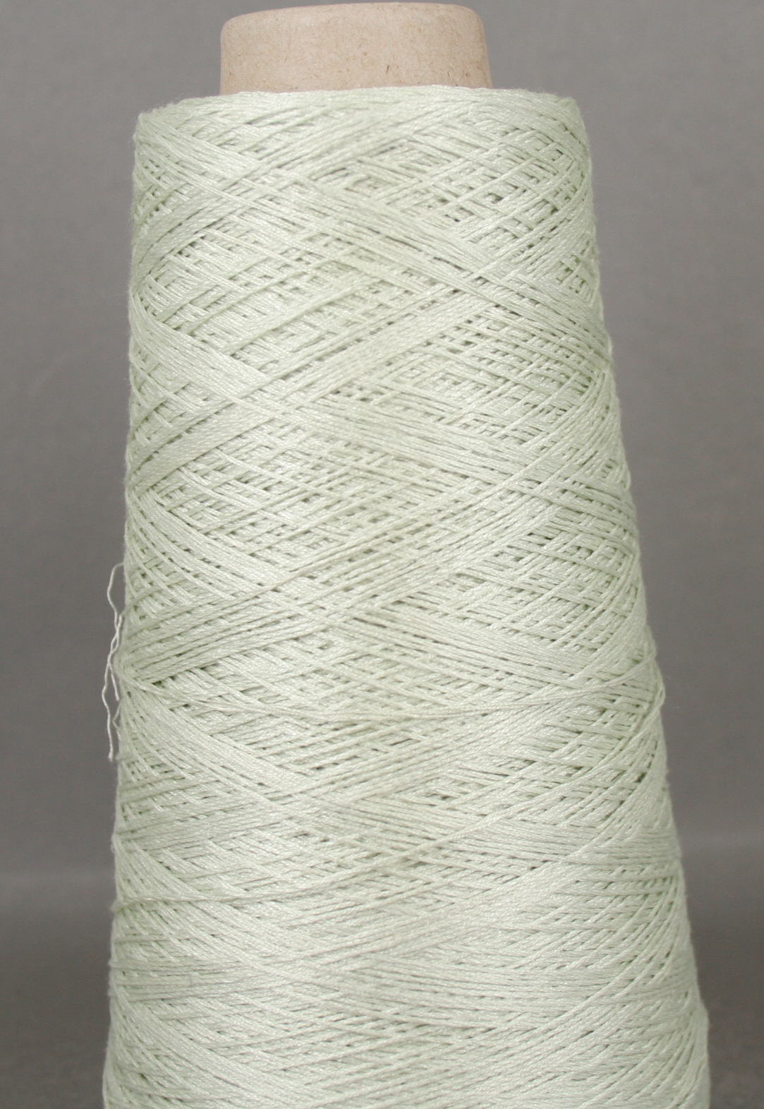 In the textile industry, the yarn count defines the thinness of a yarn, from Latin “ titulus”. In Europe, the standard count of the 100ashmere is.