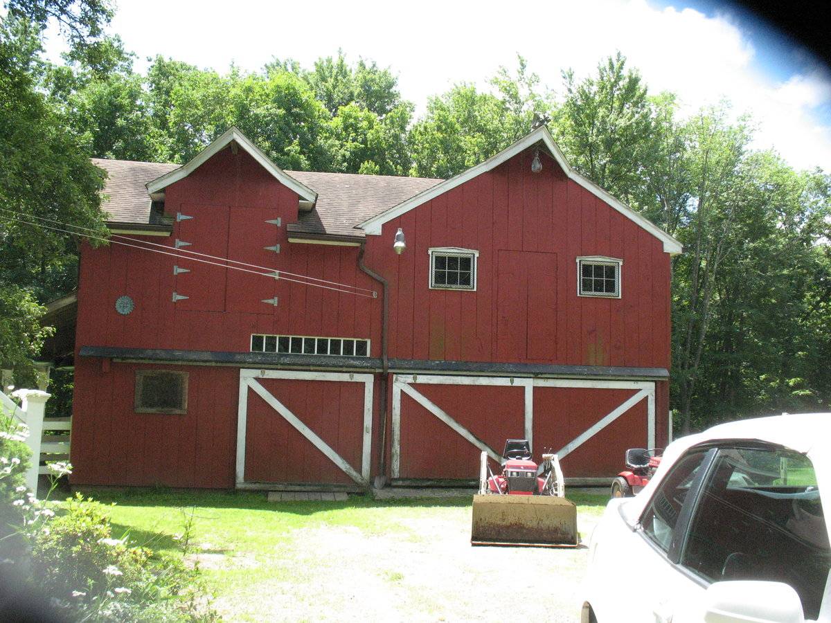 Kennedy's Barn Fembot Farm (291 Huckleberry Hill Road, Avon (Central
