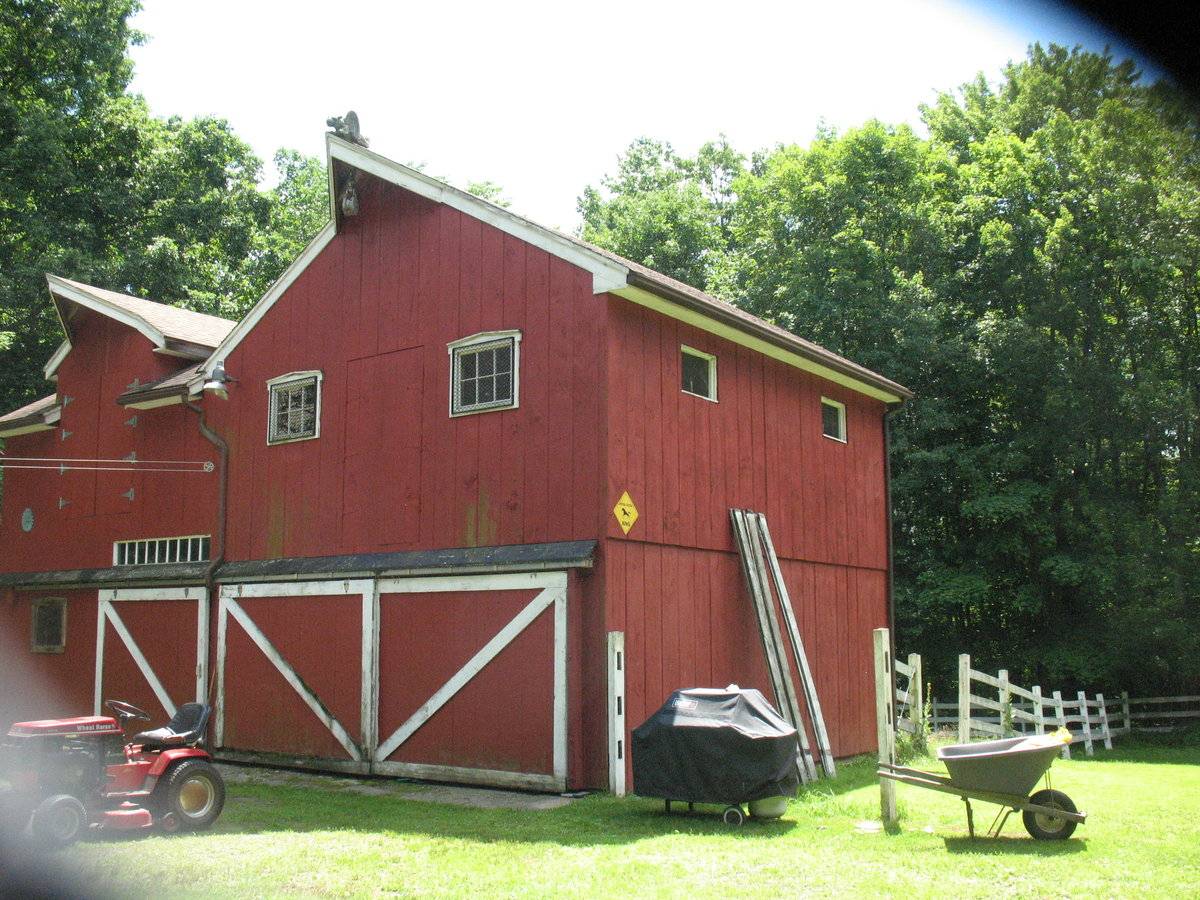 Kennedy's Barn Fembot Farm (291 Huckleberry Hill Road, Avon (Central
