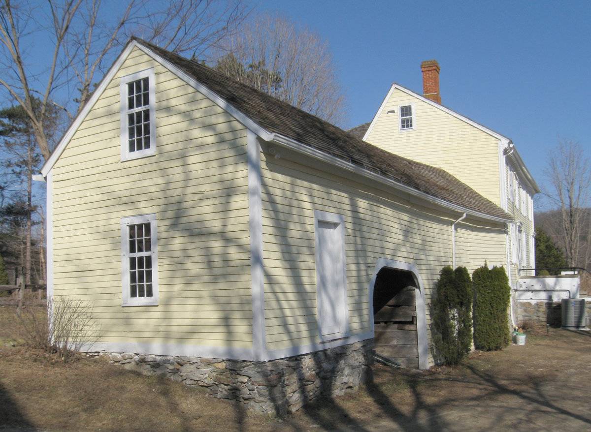 Church Farm Barn (396 Mansfield Road (Route 89), Ashford (Eastern
