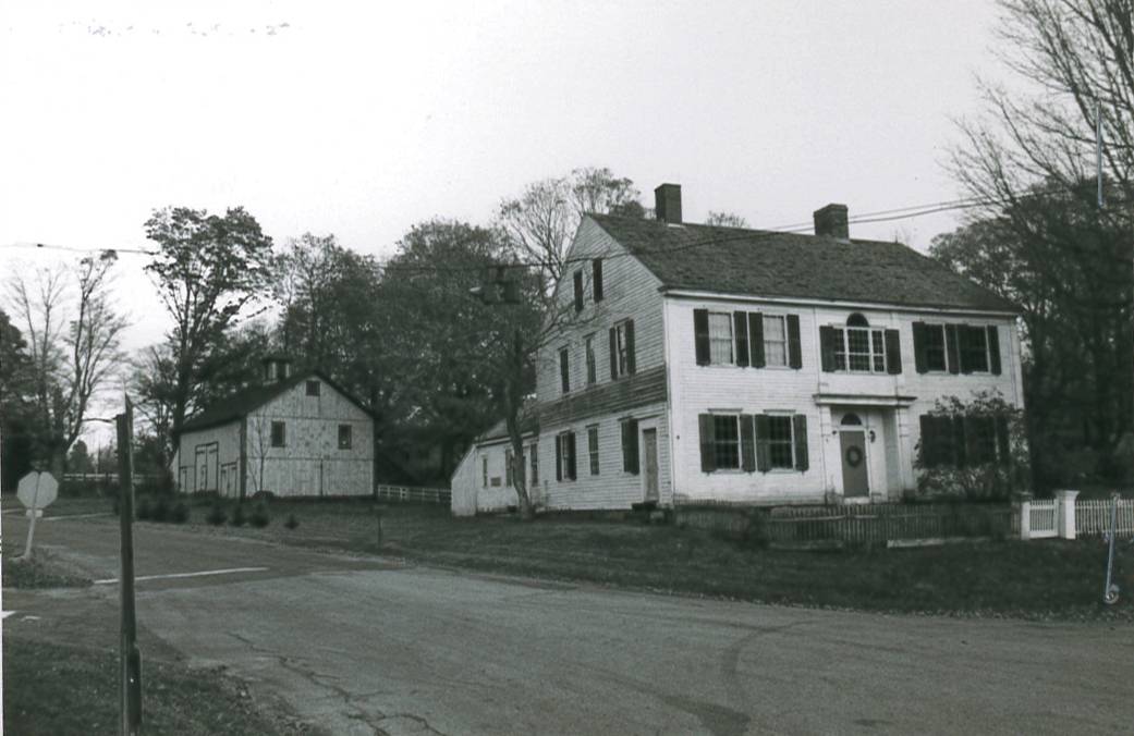 Richmond House Antiques Barn (2 Boston Hollow Road, Ashford (Eastern