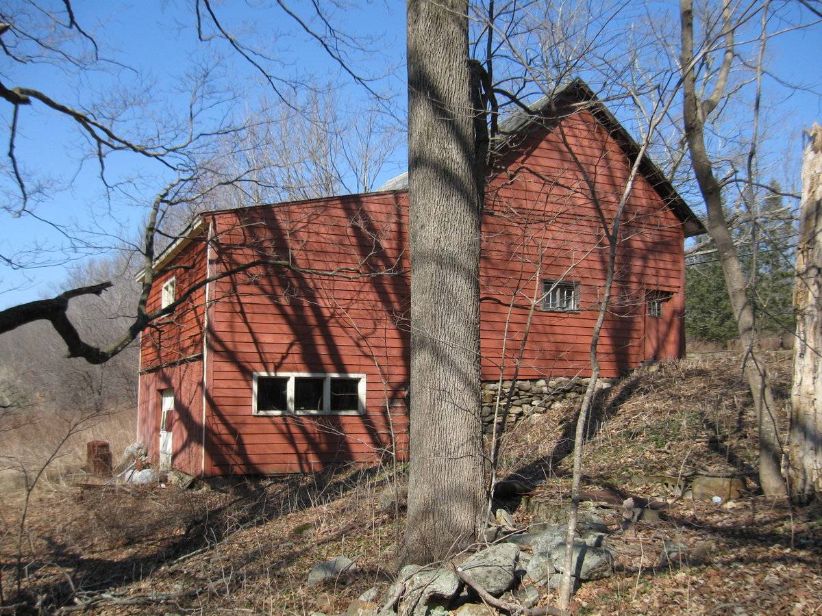 675 Westford Road, Ashford (Eastern Uplands) Historic Barns of