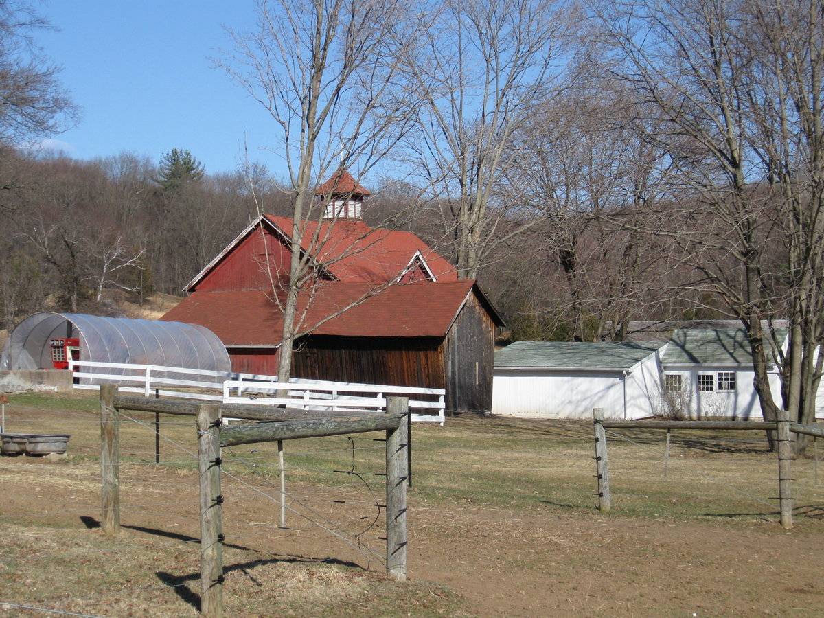 143 Burton Street, Beacon Falls (Western Uplands) Historic Barns of