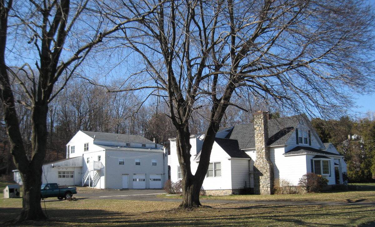 306 Lopus Road, Beacon Falls (Western Uplands) Historic Barns of
