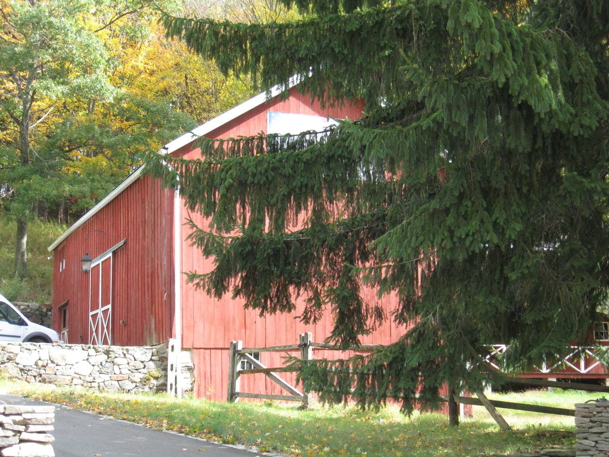 79 Putnam Park Road (Rte 58), Bethel (Western Uplands) Historic Barns