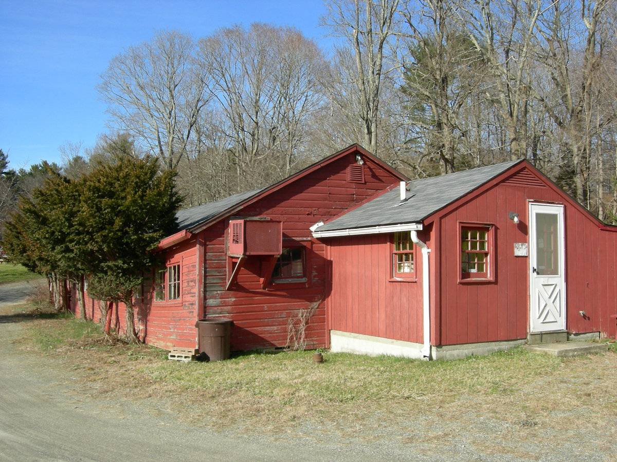 Whitlock Farm Booksellers (20 Sperry Road, Bethany (Western Uplands