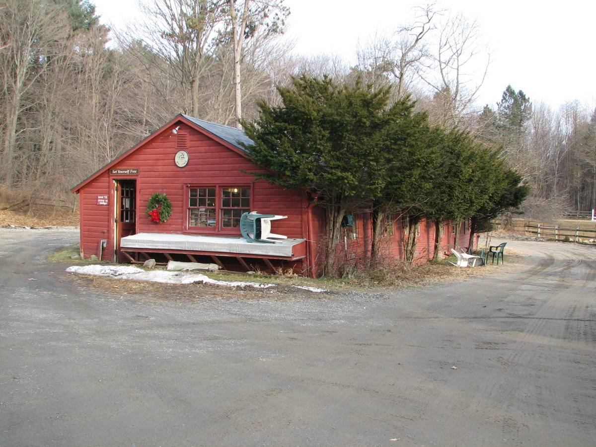 Whitlock Farm Booksellers (20 Sperry Road, Bethany (Western Uplands
