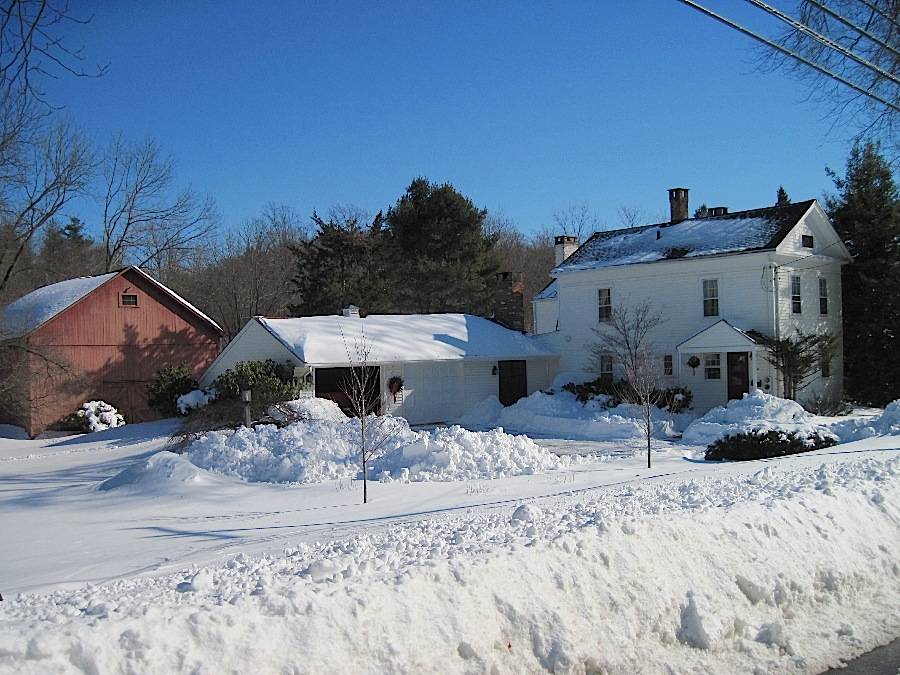 8 Duncaster Road, Bloomfield () Historic Barns of Connecticut