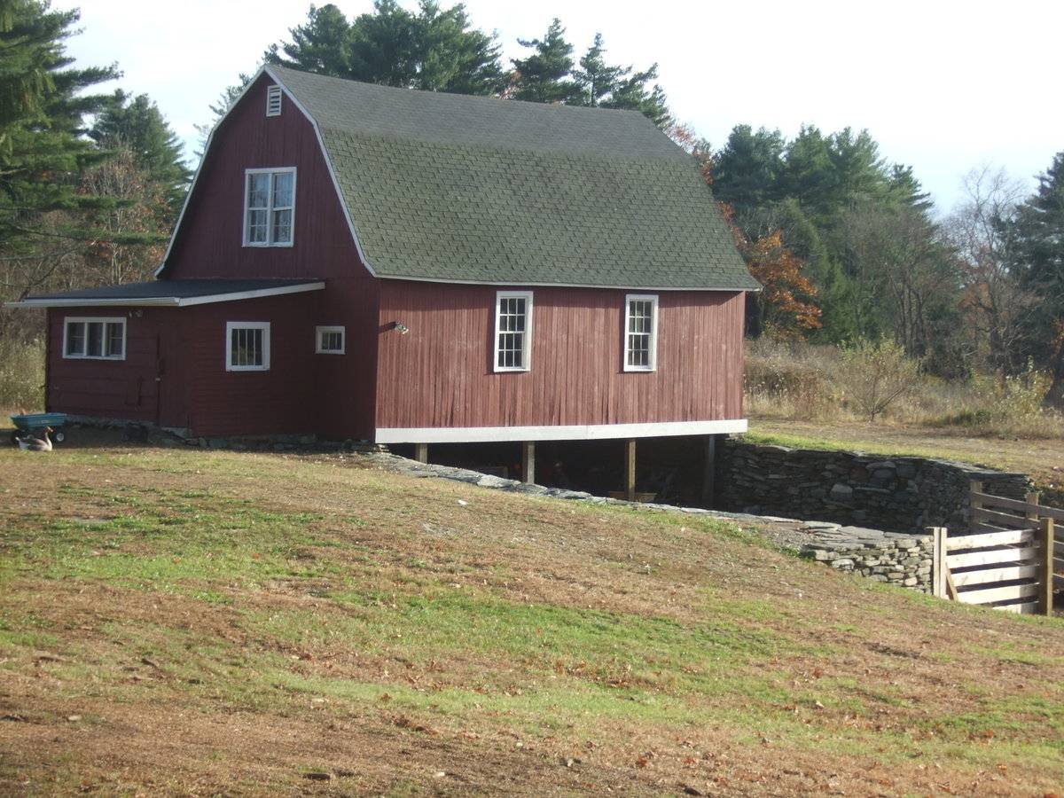 Masse Barn (179 Wauregan Road (Rte 205), Brooklyn (Eastern Uplands