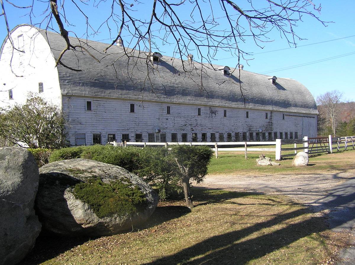 Walnut Grove Dairy Barn (266 Jerome Avenue, Burlington (Northwest