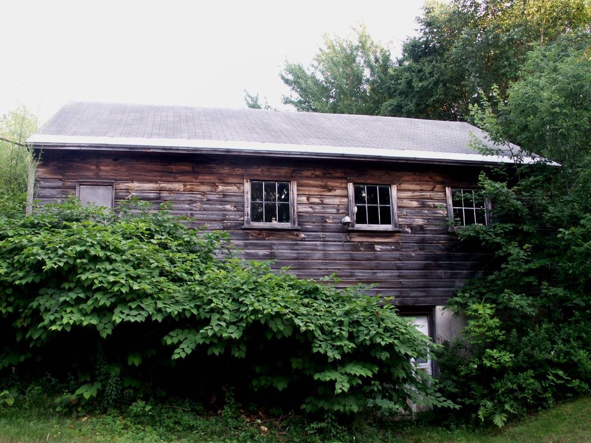 25 Miller Road, Burlington (Northwest Highlands) Historic Barns of