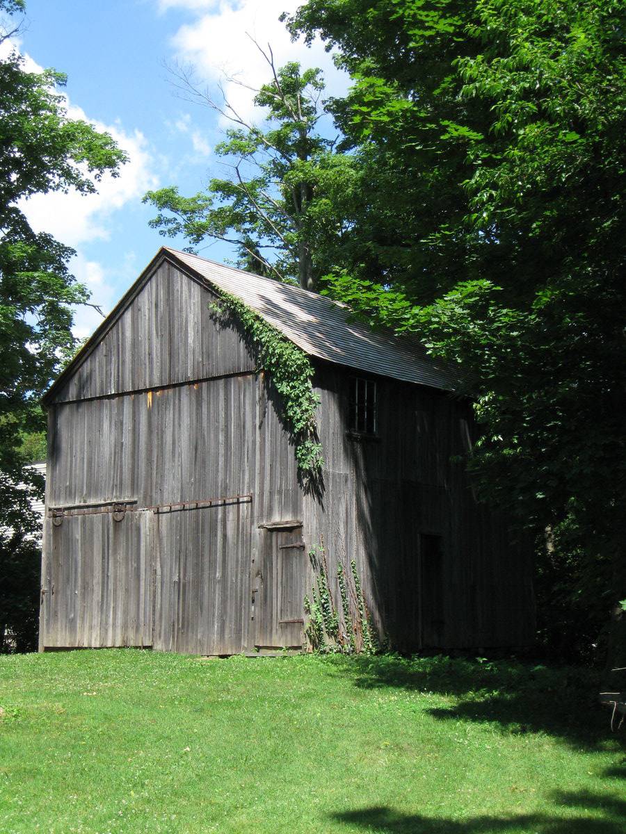 Harrison House & Barn (124 Main Street (Rte 146), Branford (Eastern