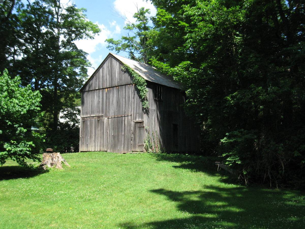 Harrison House & Barn (124 Main Street (Rte 146), Branford (Eastern
