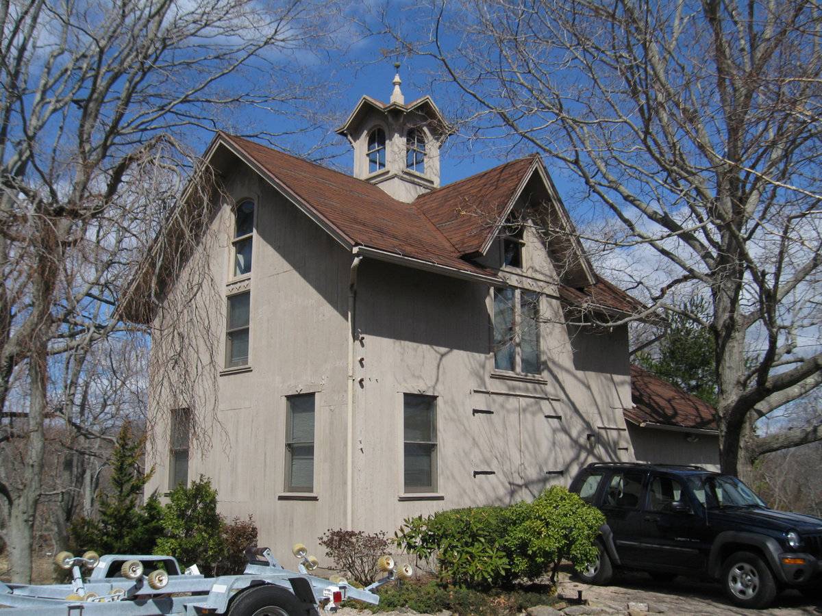 William J. Clark Barn (32 Prospect Hill Road, Branford (Eastern Coastal