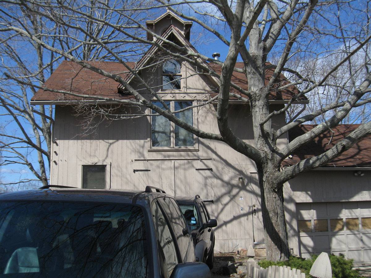 William J. Clark Barn (32 Prospect Hill Road, Branford (Eastern Coastal