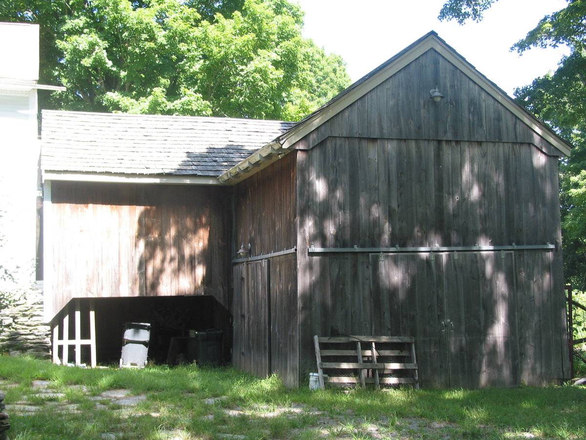 Gurley Tavern Barn (42 Chaplin Street, Chaplin (Eastern Uplands)) Historic Barns of Connecticut