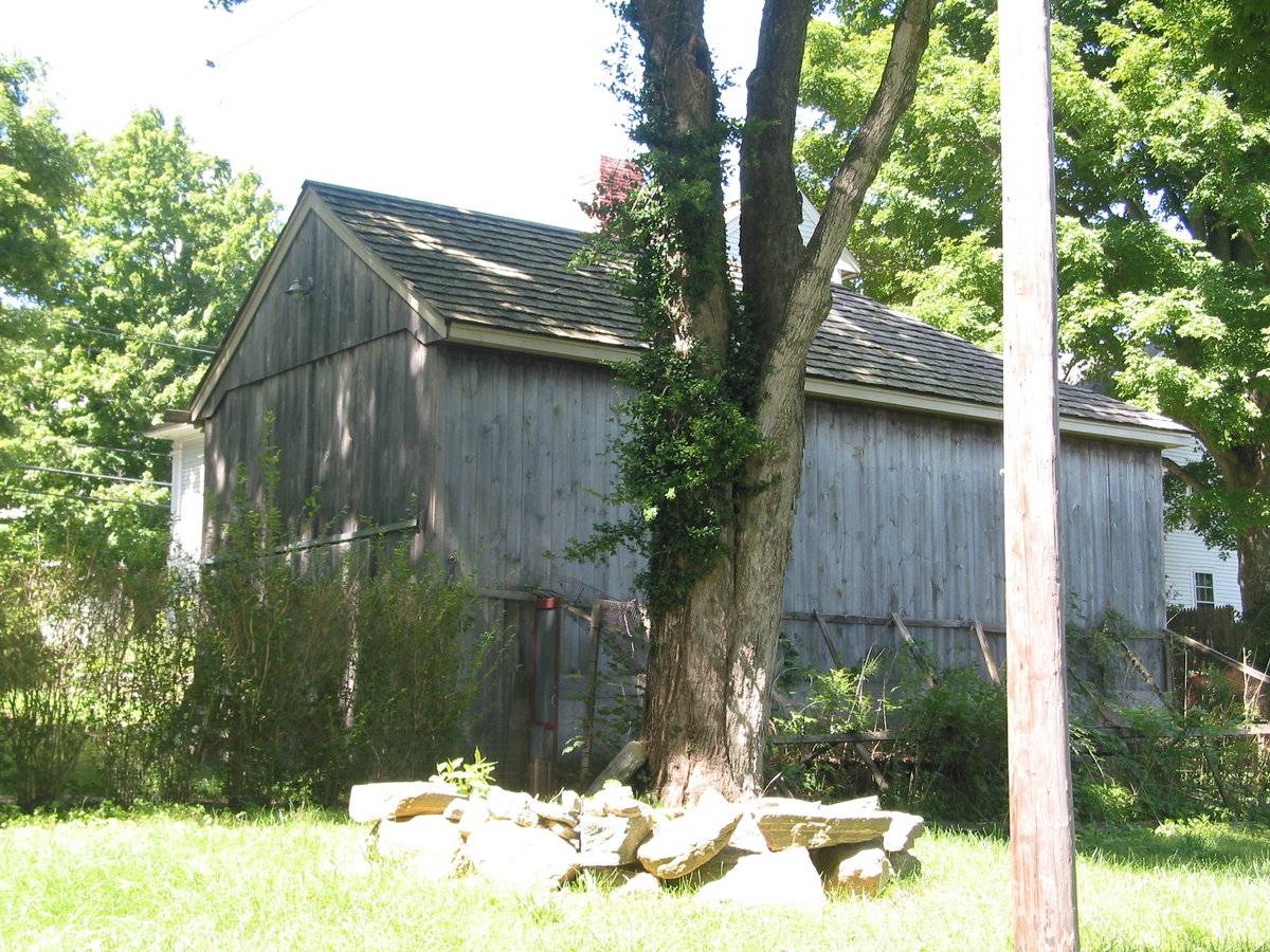 Gurley Tavern Barn (42 Chaplin Street, Chaplin (Eastern Uplands