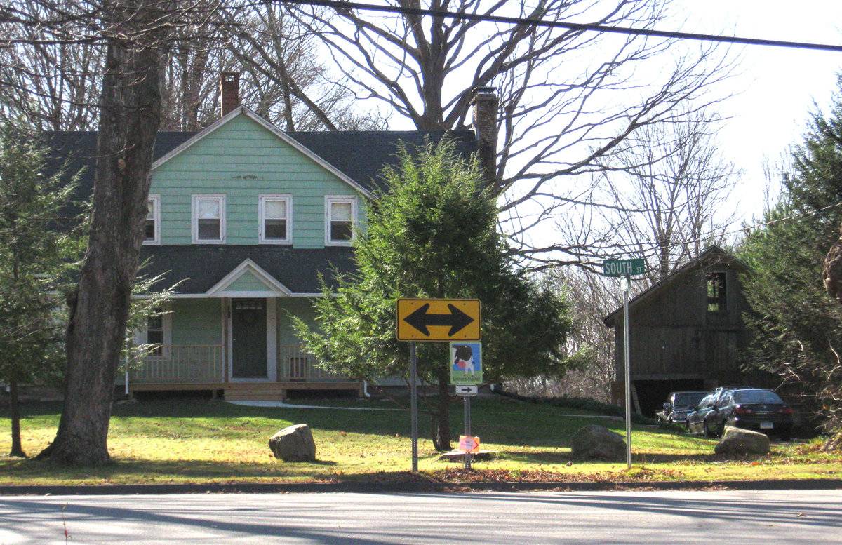 1347 South Street, Coventry (Eastern Uplands) Historic Barns of