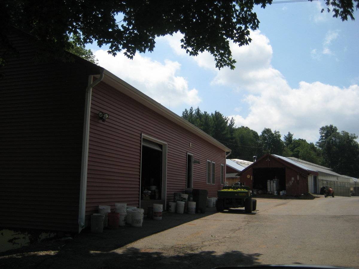 Zentek Farm (325 Higgins Road, Cheshire (Central Valley)) Historic Barns of Connecticut