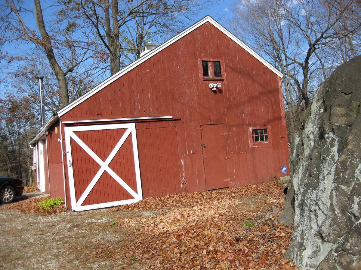 Jonathan Bristol Farm (1117 Wallingford Road, Cheshire (Central Valley