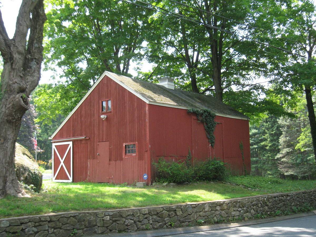 Jonathan Bristol Farm (1117 Wallingford Road, Cheshire (Central Valley