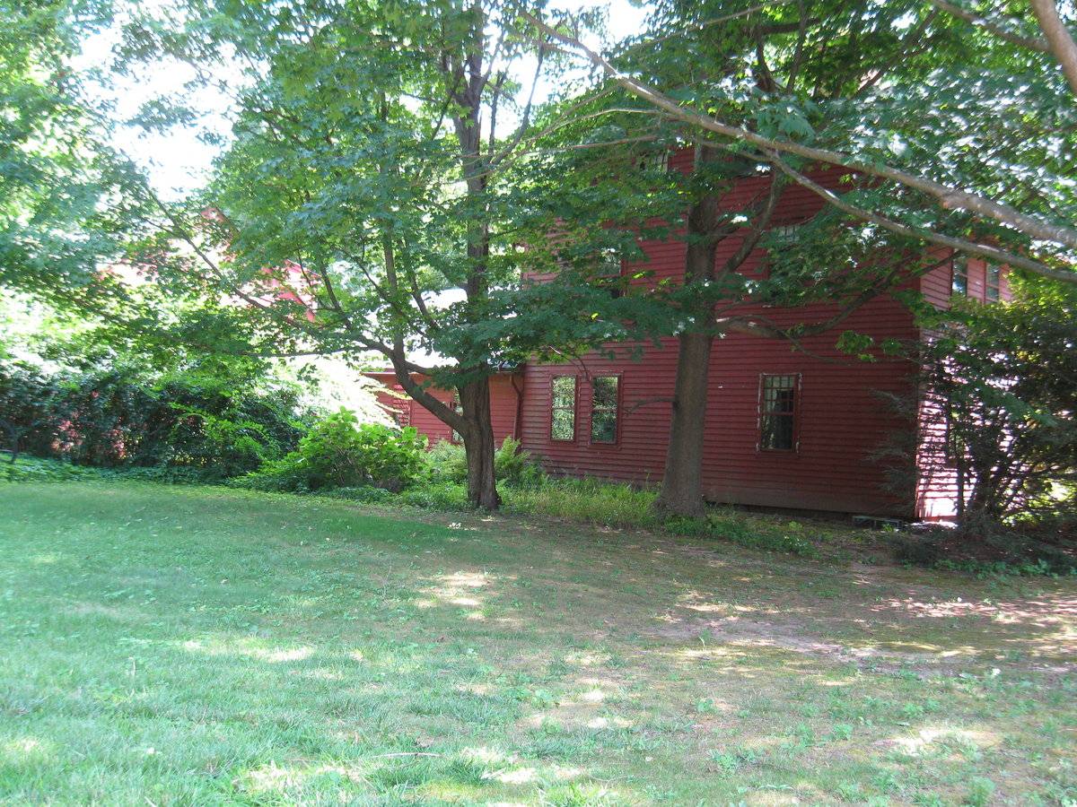 Zachariah Ives House (1112 Wolf Hill Road, Cheshire (Central Valley)) Historic Barns of