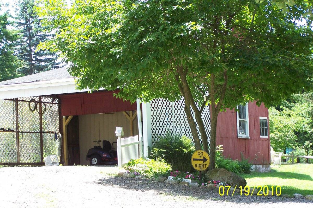 25 Atwater Road, Canton (Northwest Highlands) Historic Barns of Connecticut