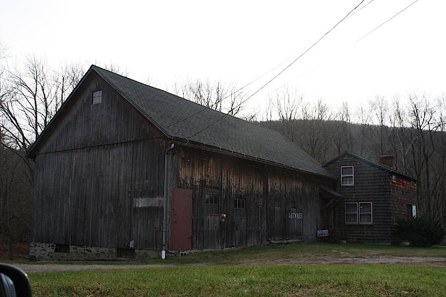 Gonzales, Roger, Antiques (99 Warren Hill Road (Rte 45), Cornwall