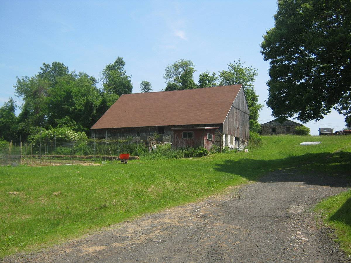142 North Road, Cromwell (Central Valley) Historic Barns of Connecticut