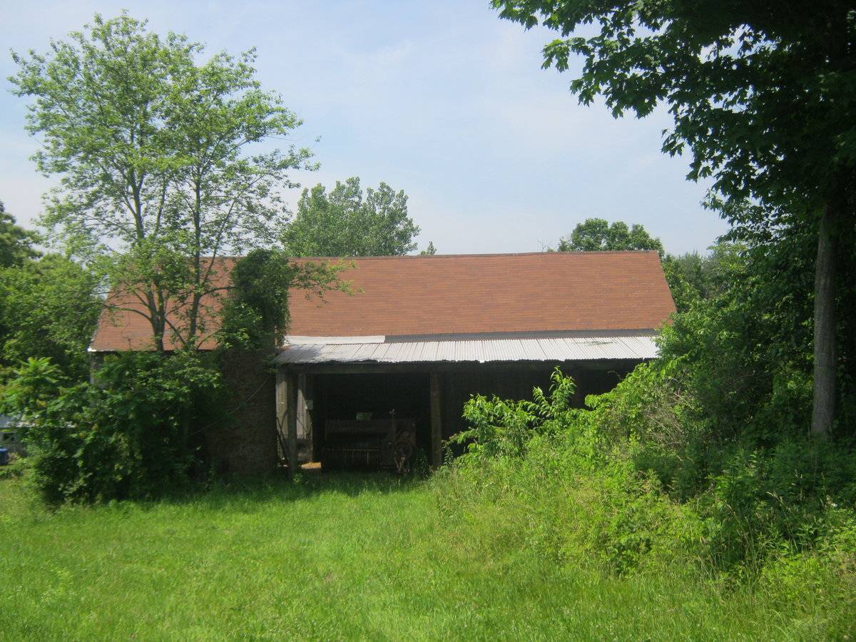 142 North Road, Cromwell (Central Valley) Historic Barns of Connecticut