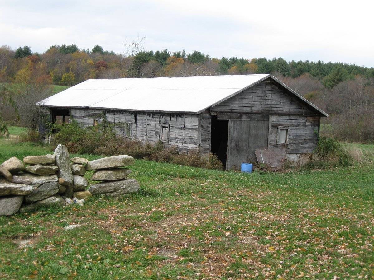 Ellsworth Dairy Barn (509 Old Colony Road, Eastford (Eastern Uplands