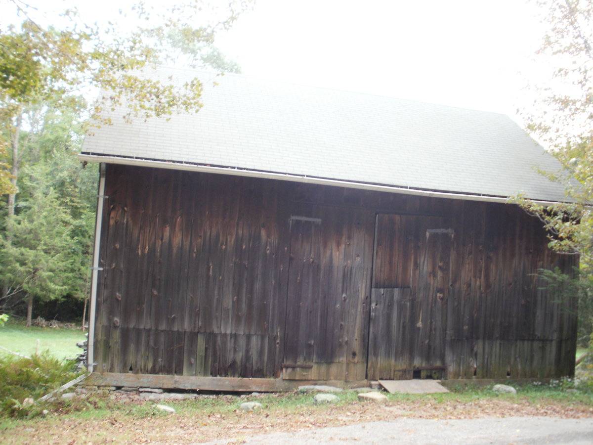 115 Clark Hill Road, East Haddam () Historic Barns of Connecticut