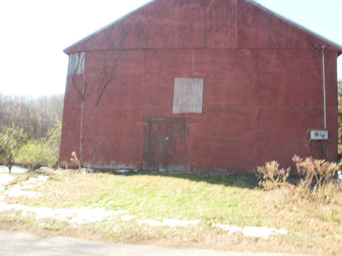 64 Geoffrey Road, East Haddam () Historic Barns of Connecticut