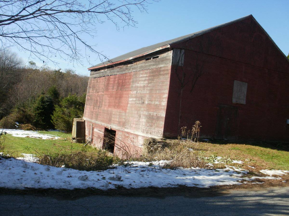 64 Geoffrey Road, East Haddam () Historic Barns of Connecticut