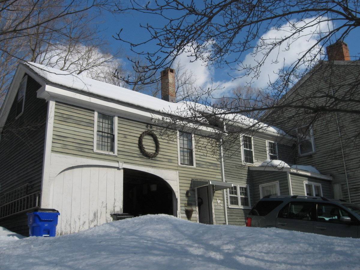 Whitfield Cowles House (118 Spoonville Road, East Granby ()) Historic Barns of Connecticut