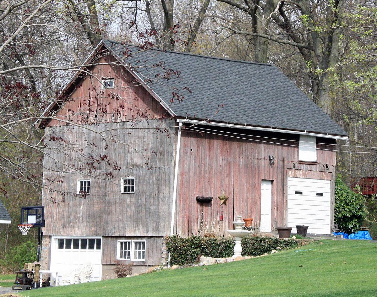 129 Ellington Avenue, Ellington (Central Valley) Historic Barns of