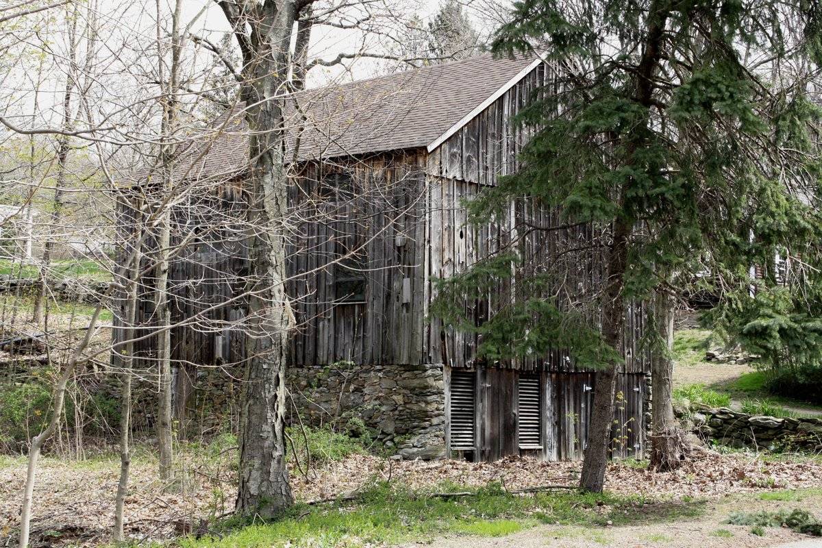 7 East Cider Mill Road, Ellington (Central Valley) Historic Barns of