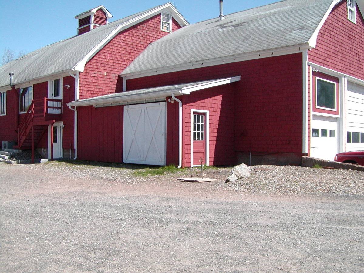 27 Muddy Brook, Ellington (Central Valley) Historic Barns of Connecticut