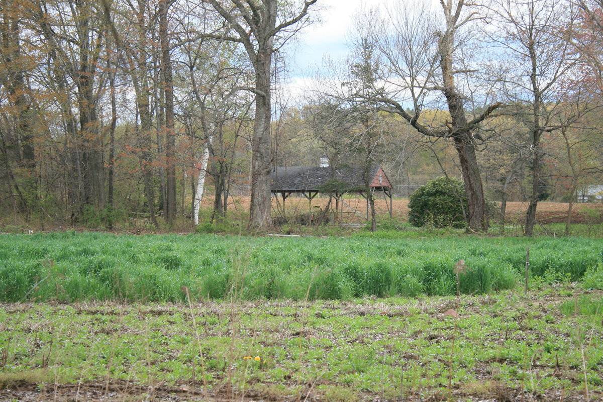 Jarmoc Farms Barn (21 Abbe Road, Enfield (Central Valley