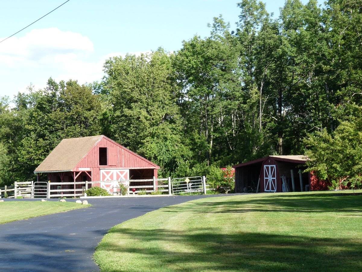 370 East Street North, Goshen (Northwest Highlands) Historic Barns of Connecticut