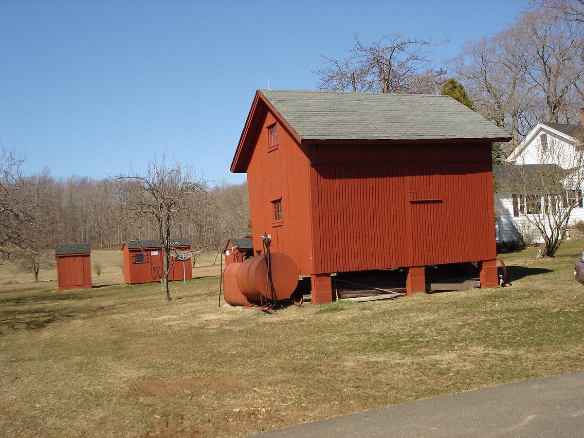 Potter Barns (1592 West Street, Guilford (Eastern Coastal Slope