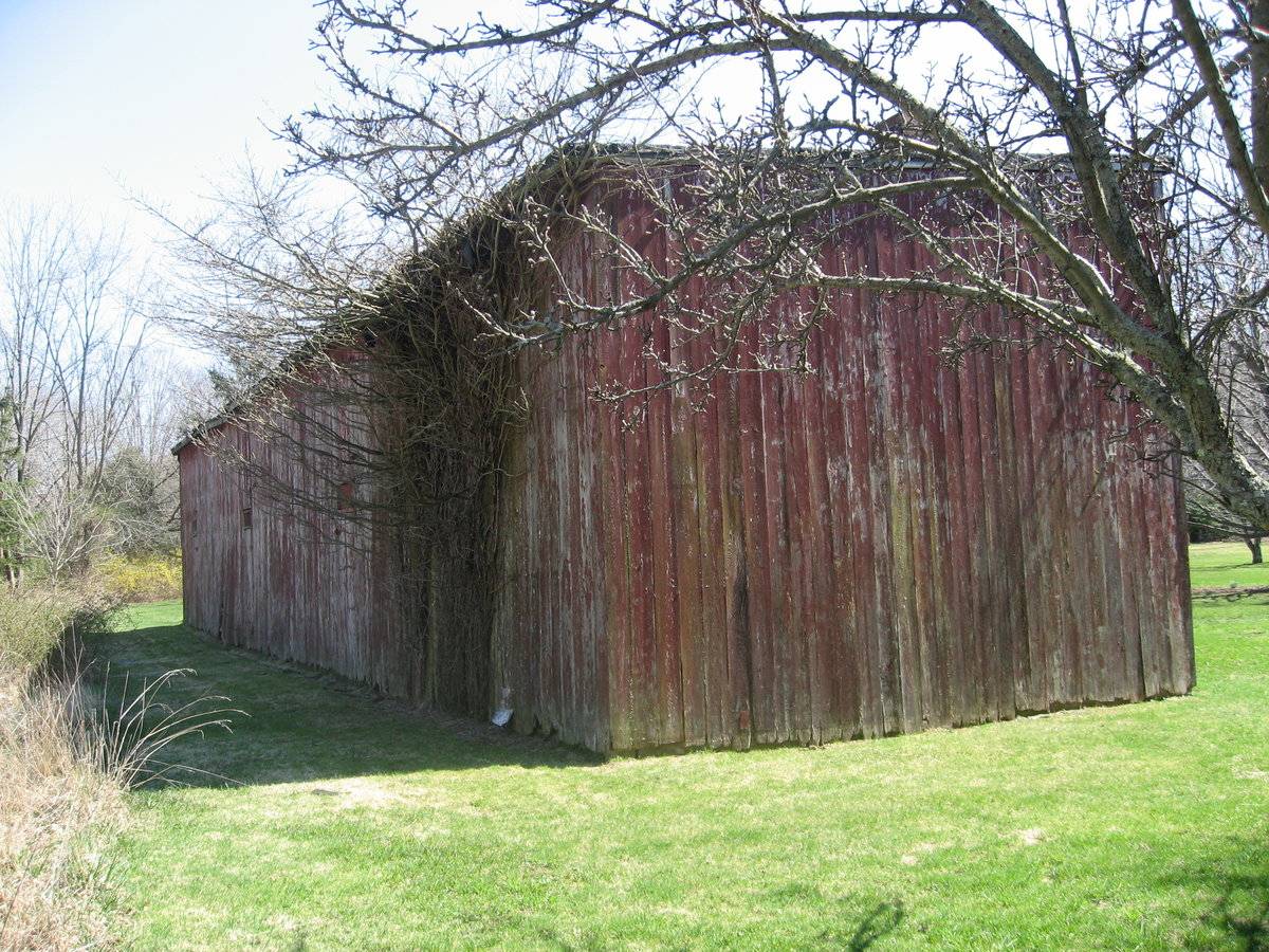605A Nut Plains Road, Guilford (Eastern Coastal Slope) Historic Barns