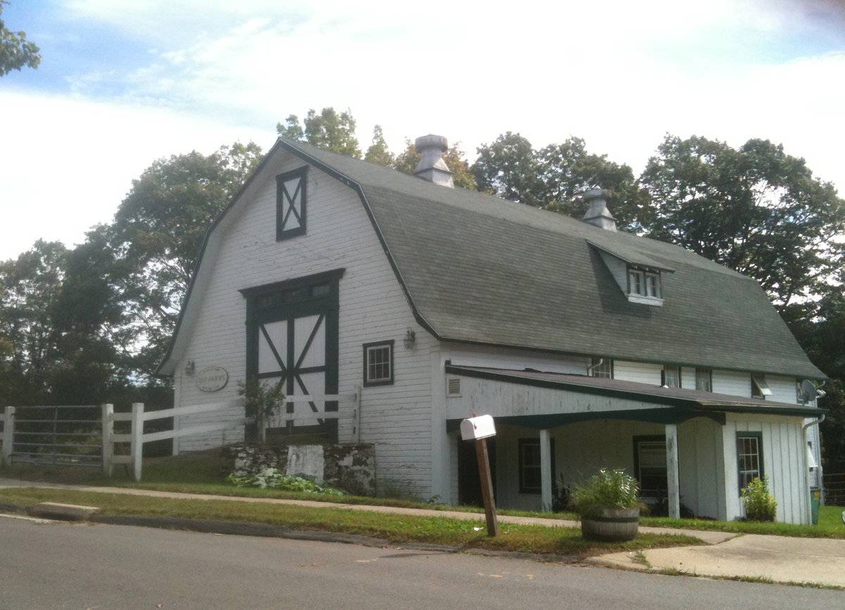 Hidden Horse Farm/Old Farms Riding Club (27 Atkins Street, Middletown