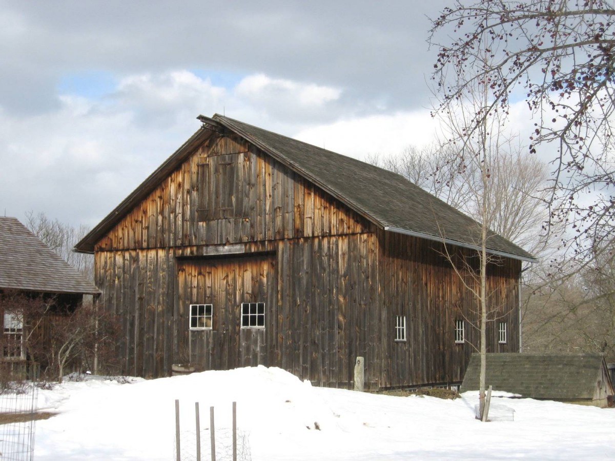 Atwood Farm (624 Wormwood Hill Road, Mansfield ()) Historic Barns of