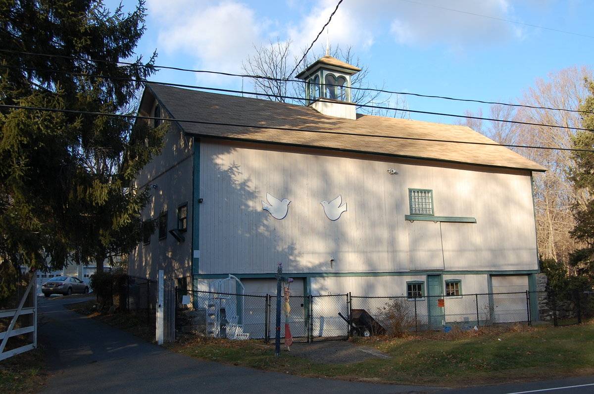 Barn Hill Studio & Gallery (20 Barn Hill Road, Monroe (Western Uplands