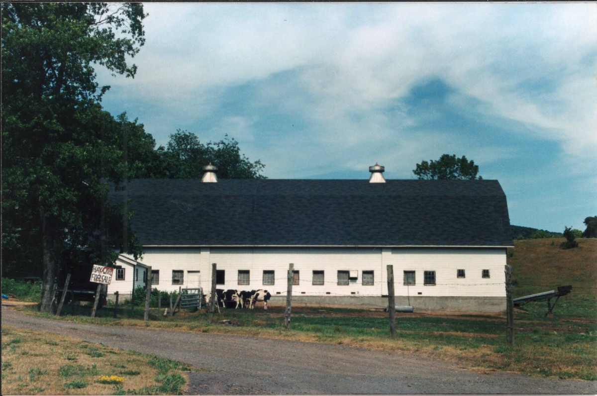 Bilger Farm (705 Westfield Road, Meriden ()) Historic Barns of