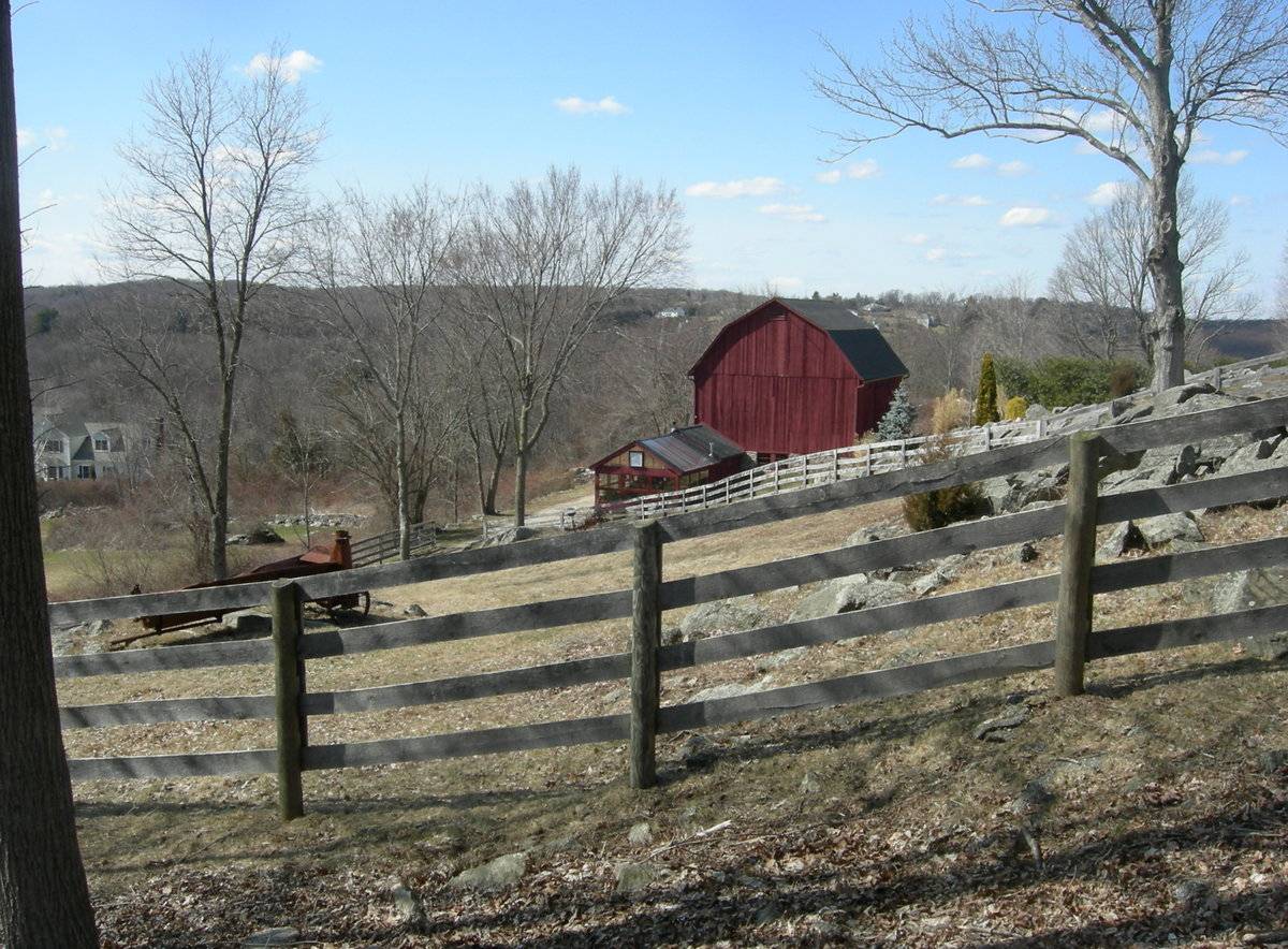 Coyle Barn (33 Butterfield Road, Newtown (Western Uplands)) Historic Barns of Connecticut