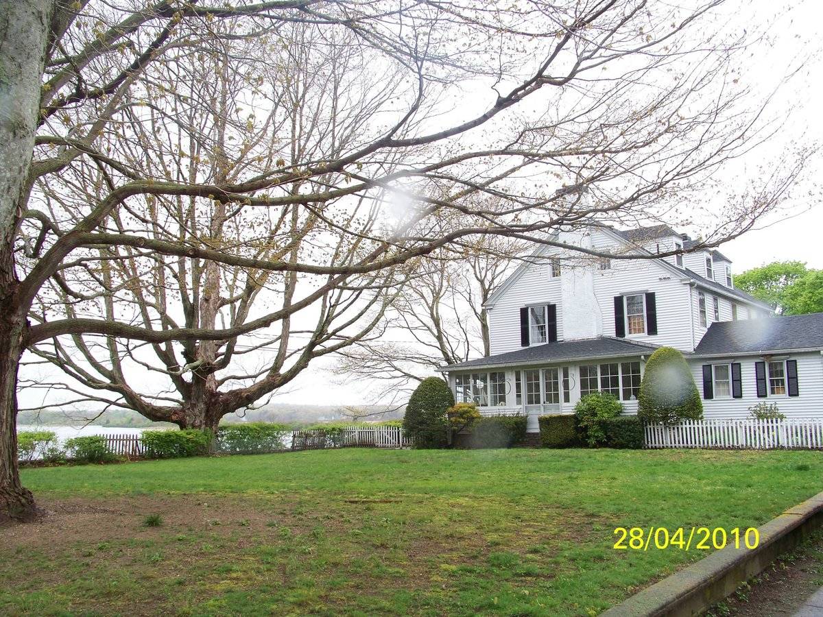 Captain John Ingraham House (122 North Cove Road, Old Saybrook