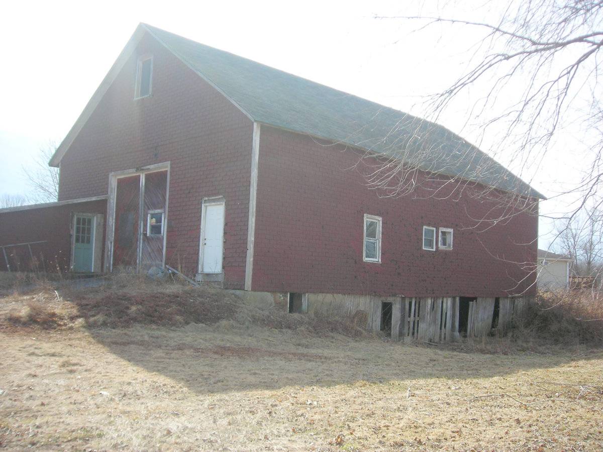 251 Squaw Rock Road, Plainfield (Eastern Uplands) Historic Barns of