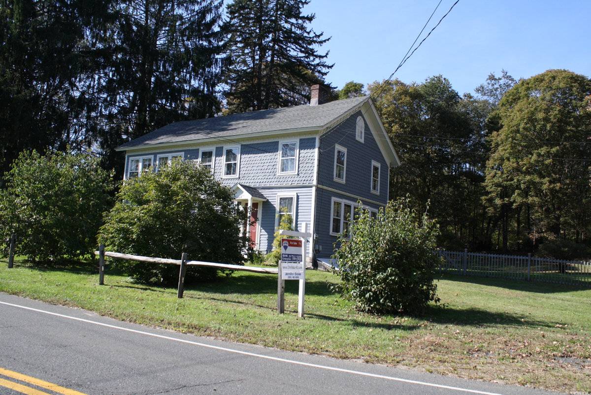 216 Baker Road (Rte 67), Roxbury (Western Uplands) Historic Barns of
